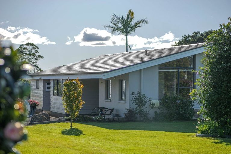 Photo of property in 38 Riddell Road, Kerikeri, 0230