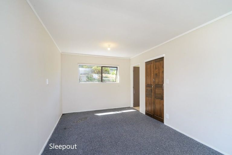 Photo of property in 15 Dahlstrom Grove, Kelvin Grove, Palmerston North, 4414