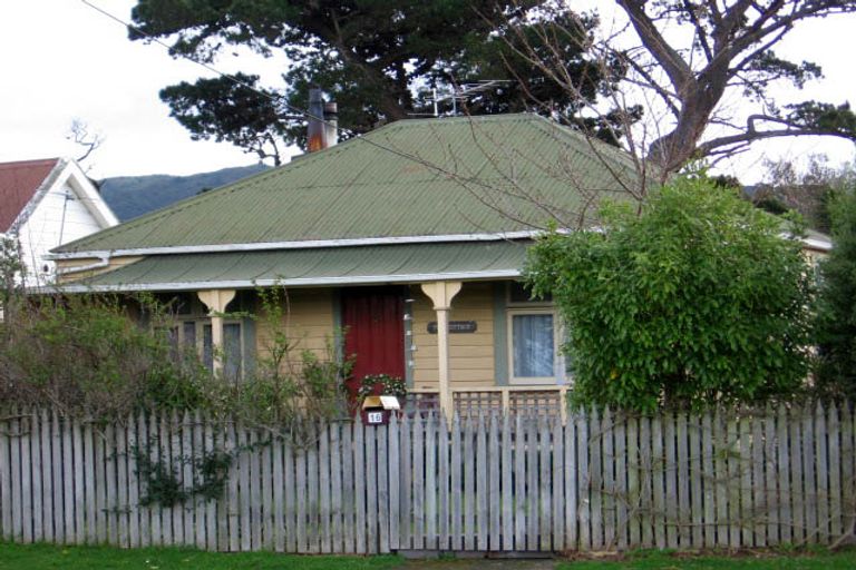 Photo of property in 16 Donald Street, Featherston, 5710