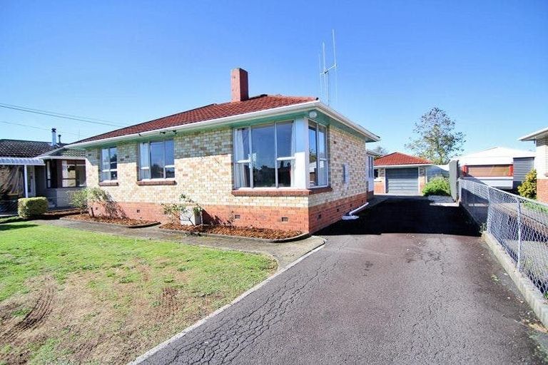 Photo of property in 48 Vardon Road, St Andrews, Hamilton, 3200