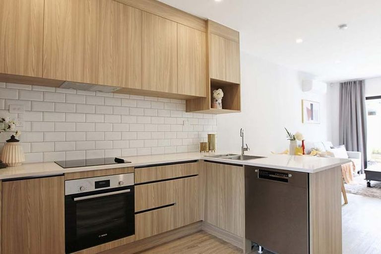 Photo of property in 7/15 Toru Street, Te Atatu Peninsula, Auckland, 0610