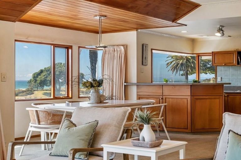 Photo of property in 32 Marine Parade, Mount Maunganui, 3116