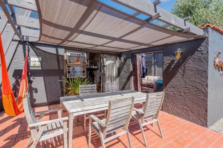 Photo of property in 86 Field Way, Waikanae Beach, Waikanae, 5036