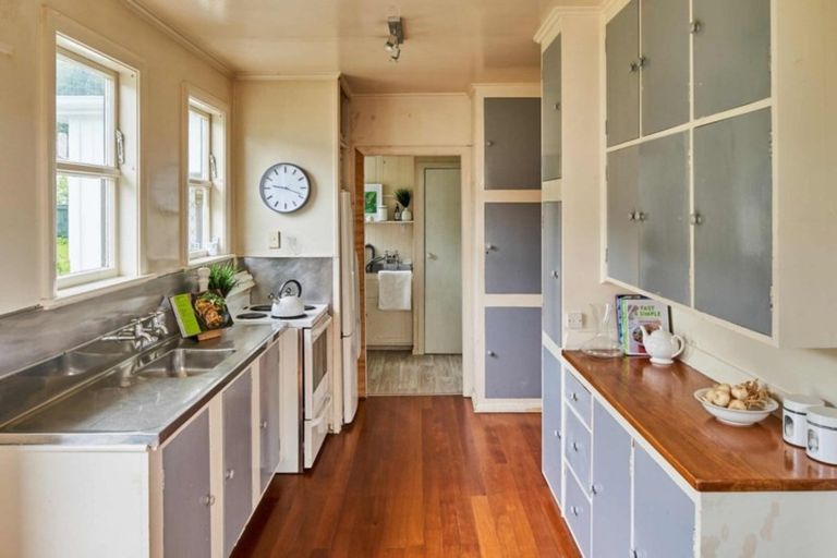 Photo of property in 11 Toomath Street, Naenae, Lower Hutt, 5011