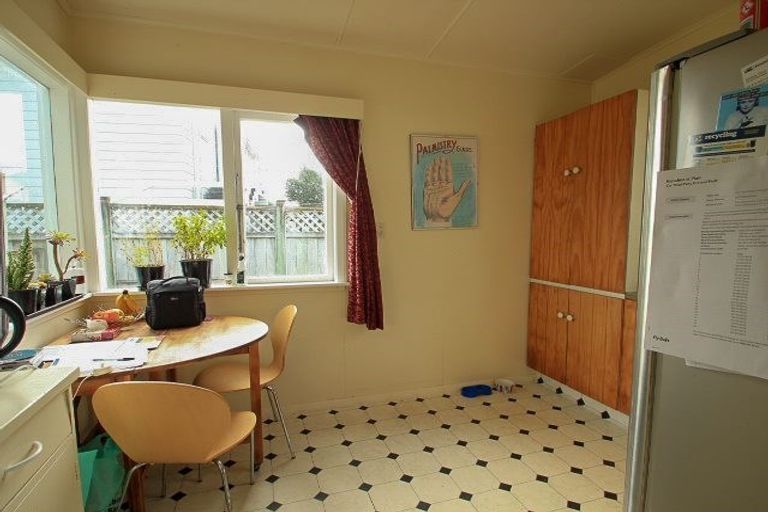 Photo of property in 2/31 Tahi Street, Miramar, Wellington, 6022