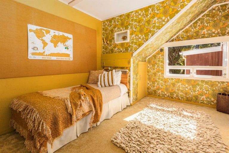 Photo of property in 15 Bayview Road, Paremata, Porirua, 5024