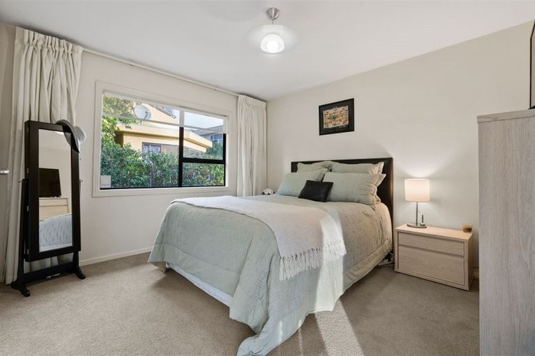 Photo of property in 2/12 Santa Monica Place, Goodwood Heights, Auckland, 2105