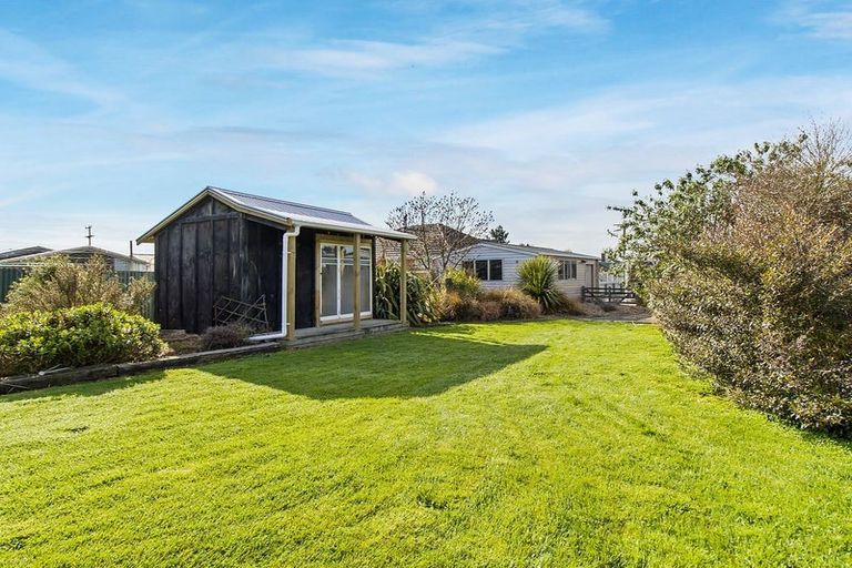 Photo of property in 6 Edward Street, Waimate, 7924