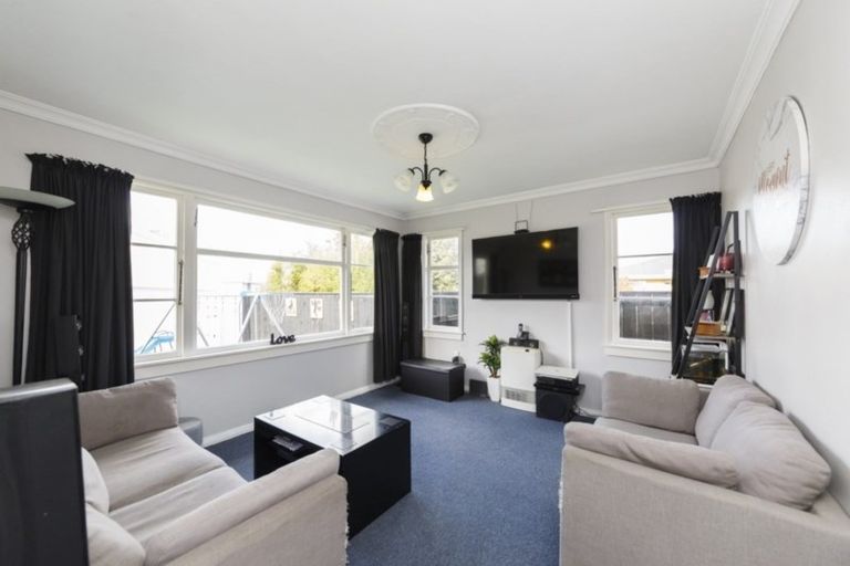 Photo of property in 6 Waterford Place, Westbrook, Palmerston North, 4412