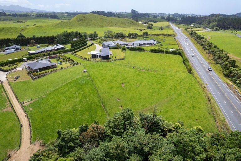 Photo of property in 13 Thomason Road, Egmont Village, New Plymouth, 4371
