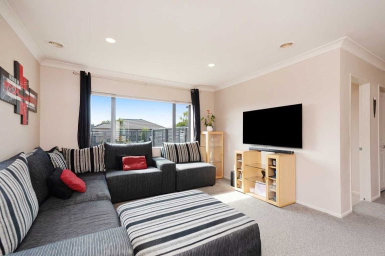 Photo of property in 58 Staithes Drive North, Whitby, Porirua, 5024