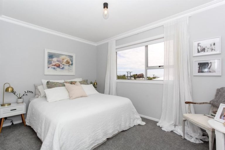 Photo of property in 185 Mangorei Road, Merrilands, New Plymouth, 4312