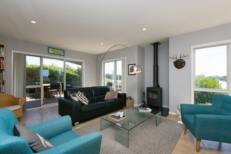 Photo of property in 17 Links Drive, Waiwhakaiho, New Plymouth, 4312