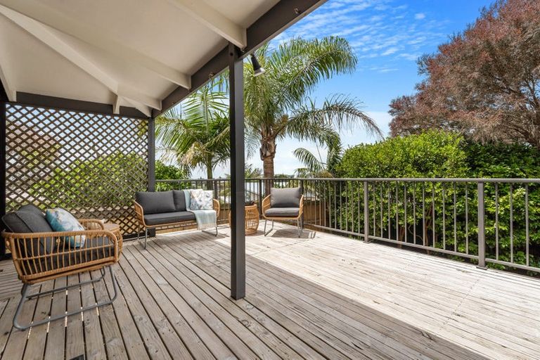 Photo of property in 6 Elliston Crescent, Stanmore Bay, Whangaparaoa, 0932
