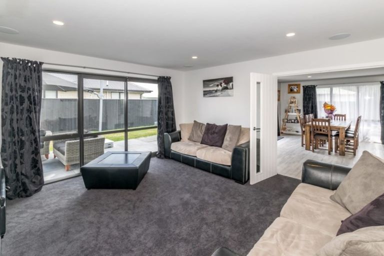 Photo of property in 186 Johns Road, Rangiora, 7400