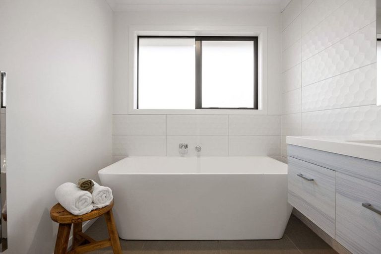 Photo of property in 12 Lewis Way, Cambridge, 3434