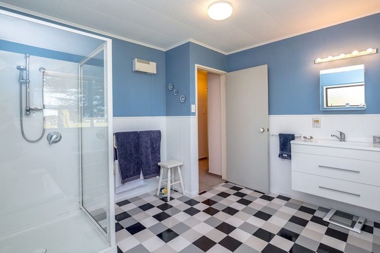 Photo of property in 1 Titoki Grove, Featherston, 5710