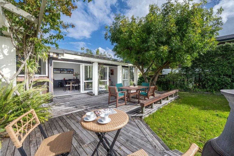 Photo of property in 13 Tyrian Close, Half Moon Bay, Auckland, 2012