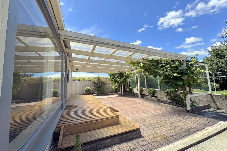 Photo of property in 24 Bennett Street, Waipawa, 4210