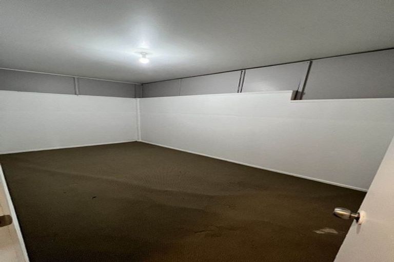 Photo of property in 1/520 Beach Road, Murrays Bay, Auckland, 0630