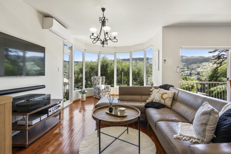 Photo of property in 11f Duncan Street, Tawa, Wellington, 5028