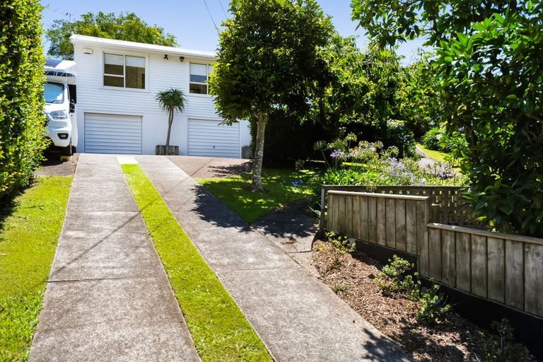 Photo of property in 22 Awanui Street, Merrilands, New Plymouth, 4312