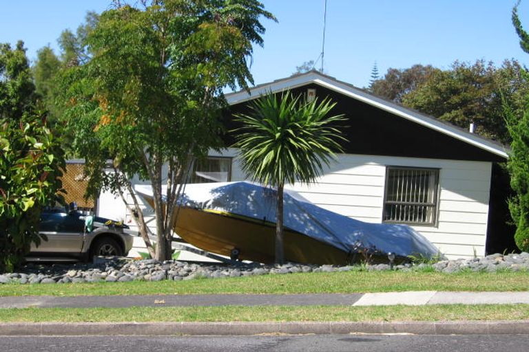 Photo of property in 6 Halder Place, Torbay, Auckland, 0632