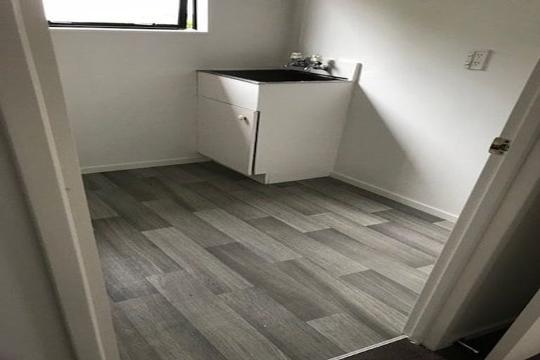 Photo of property in 2/23 William Souter Street, Forrest Hill, Auckland, 0620