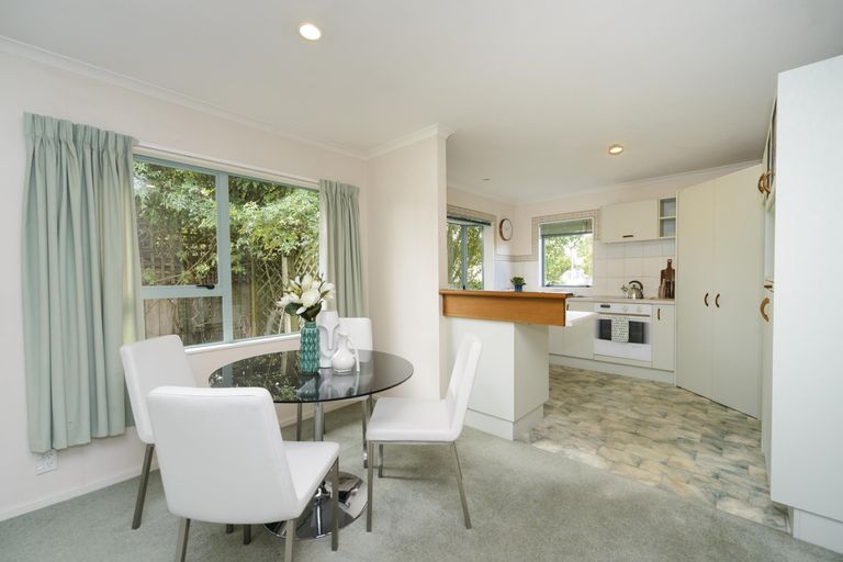 Photo of property in 3 Winston Avenue, Hokowhitu, Palmerston North, 4410