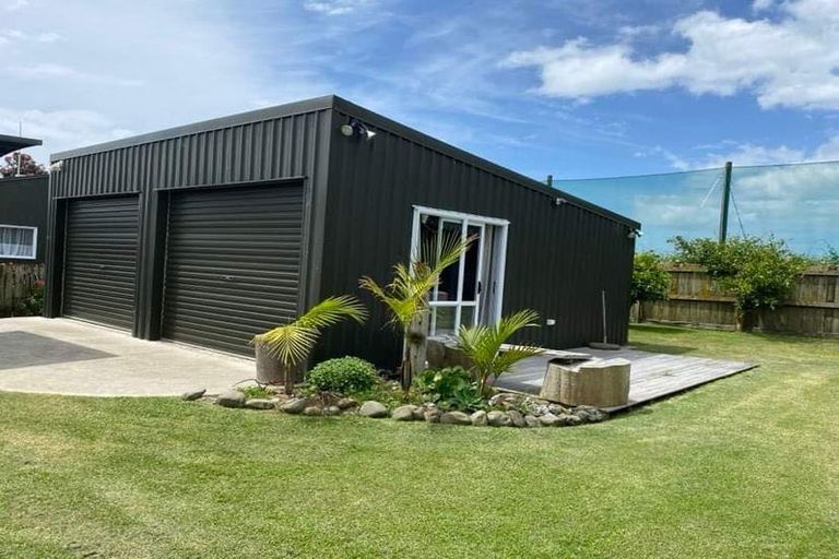 Photo of property in 10 Te Mara Place, Merrilands, New Plymouth, 4312