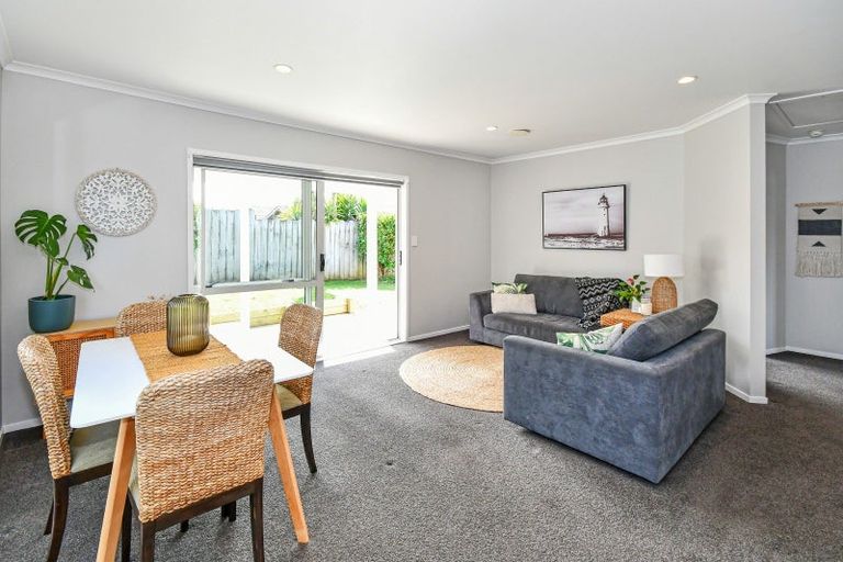 Photo of property in 31a Gossamer Drive, Pakuranga Heights, Auckland, 2010