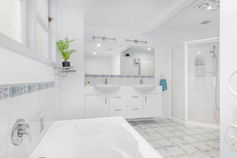 Photo of property in 105 Leinster Avenue, Raumati South, Paraparaumu, 5032