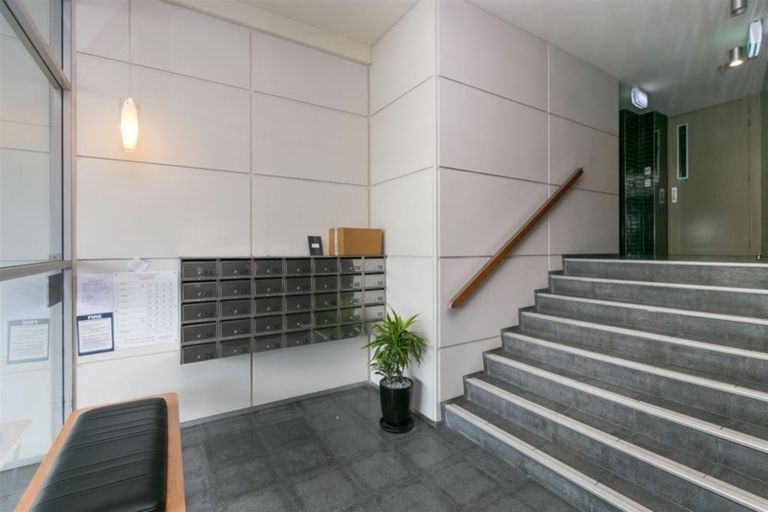 Photo of property in Portal Apartments, 6c/42 Cable Street, Te Aro, Wellington, 6011