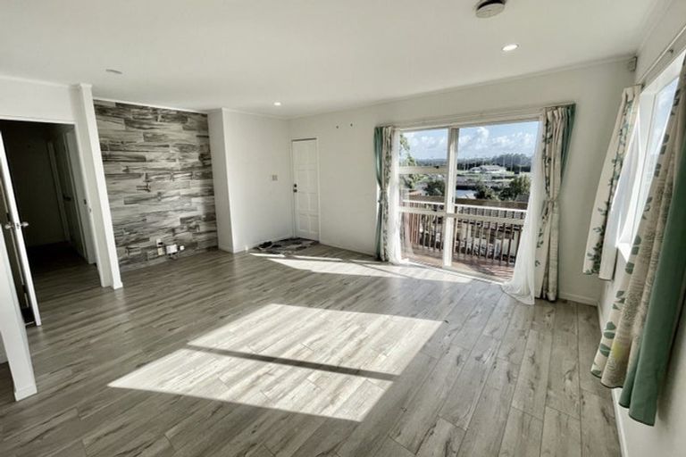 Photo of property in 1/42 Barbados Drive, Unsworth Heights, Auckland, 0632