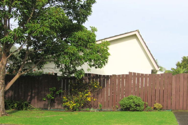 Photo of property in 19a Amorino Drive, Red Beach, 0932