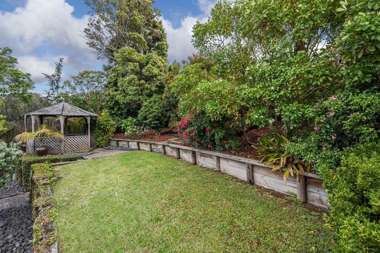 Photo of property in 31 Seaton Road, Murrays Bay, Auckland, 0630