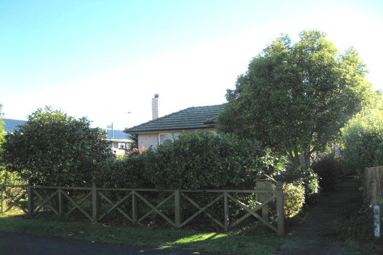 Photo of property in 14 Camelia Place, Islington, Christchurch, 8042