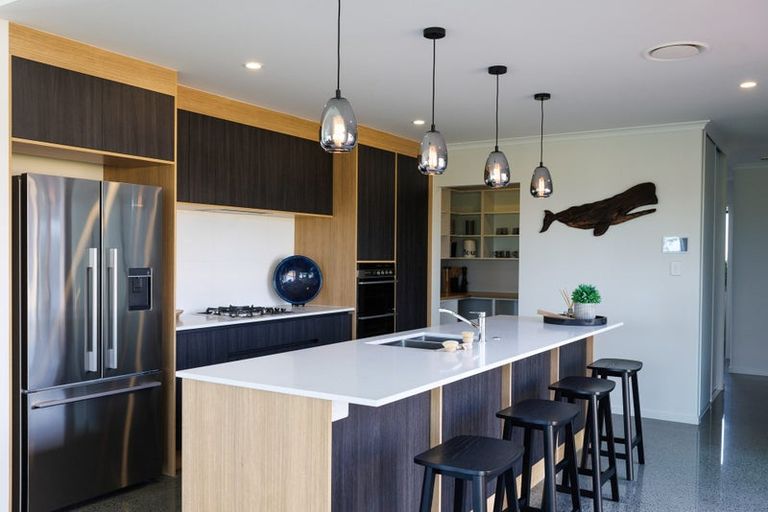 Photo of property in 14 Beveridge Road, One Tree Point, 0118