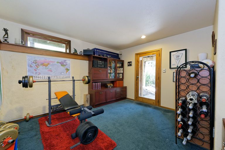 Photo of property in 11e Longfellow Parade, Glen Eden, Auckland, 0604