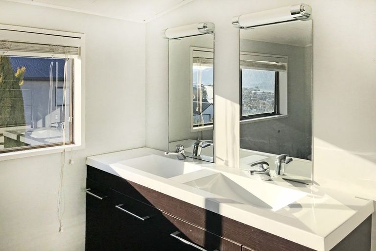 Photo of property in 40 Oregon Drive, Kelvin Heights, Queenstown, 9300