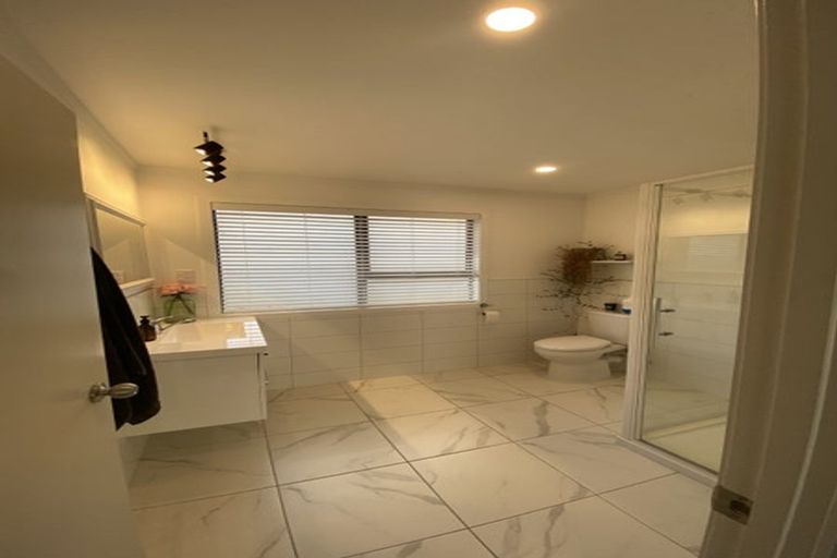 Photo of property in 12 Millen Place, Clarks Beach, 2122