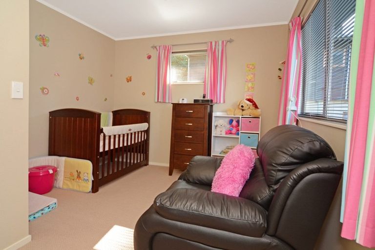 Photo of property in 1/122 Manuka Road, Bayview, Auckland, 0629