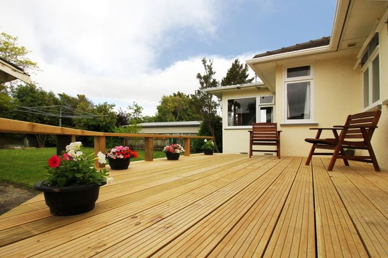 Photo of property in 8 Winston Avenue, Hokowhitu, Palmerston North, 4410