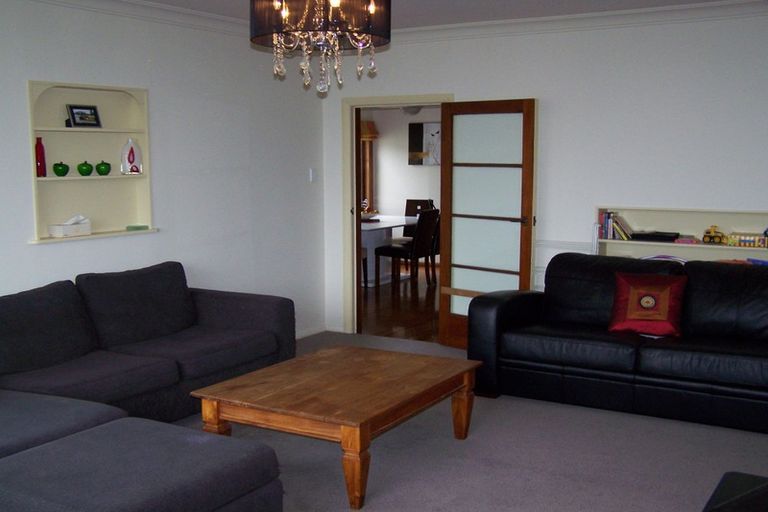 Photo of property in 25 Kitchener Street, Martinborough, 5711