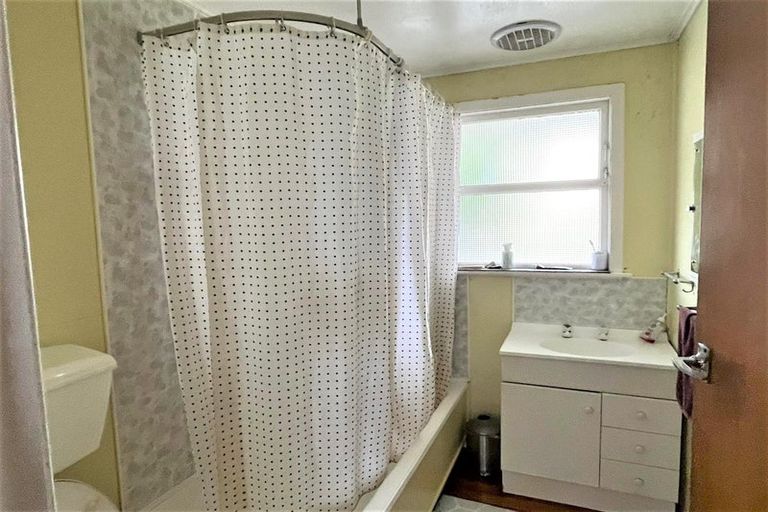 Photo of property in 246 Taita Drive, Taita, Lower Hutt, 5011