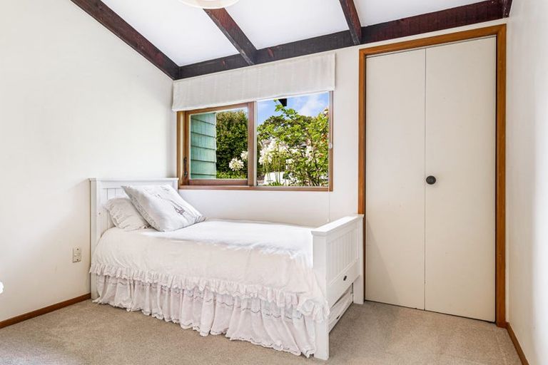 Photo of property in 32 Brigantine Drive, Beach Haven, Auckland, 0626