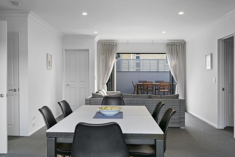 Photo of property in 2/94 Harvey Street, Waipahihi, Taupo, 3330