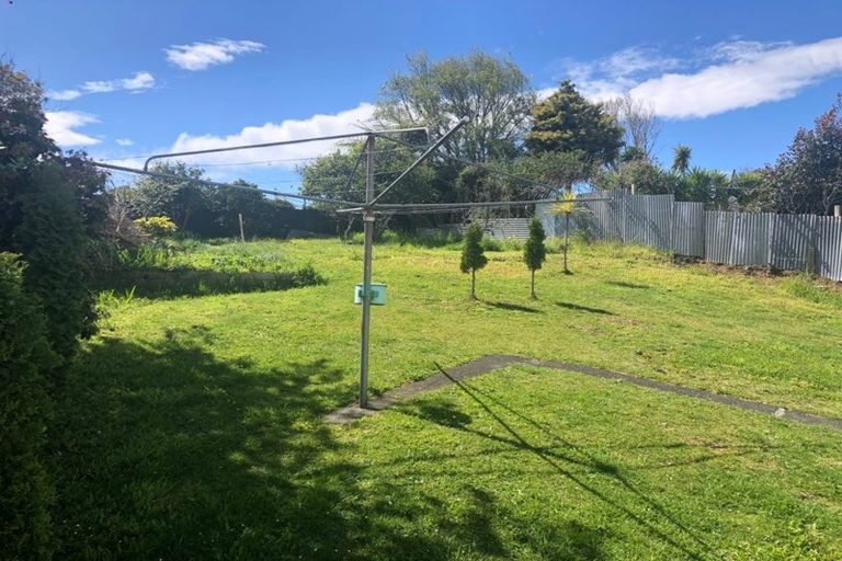 Photo of property in 92 Cook Street, Marfell, New Plymouth, 4310