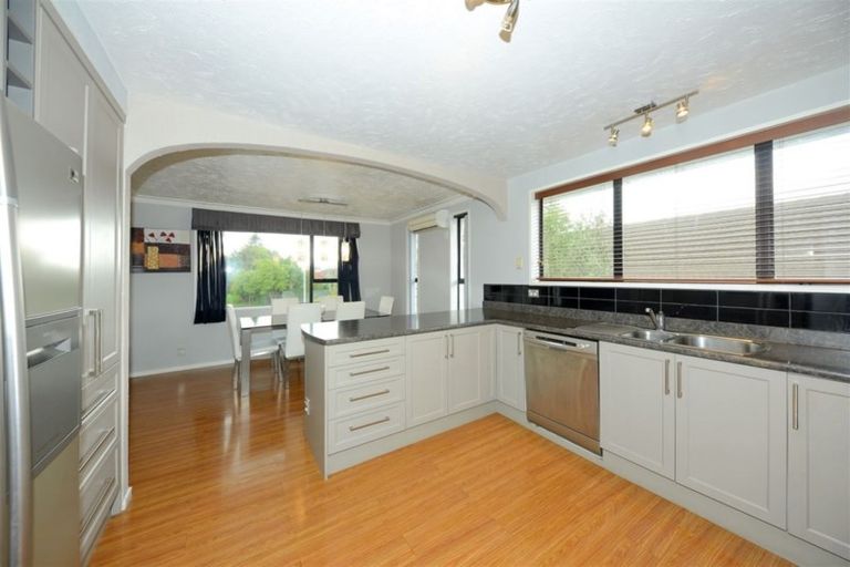 Photo of property in 5 Crosdale Place, Burnside, Christchurch, 8042