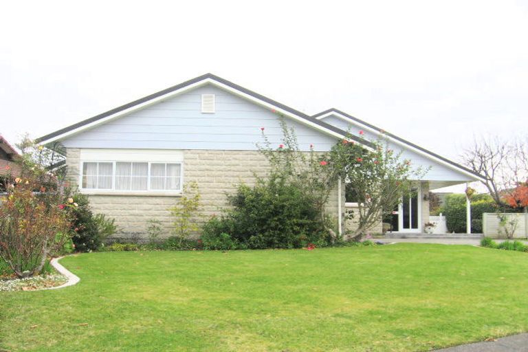 Photo of property in 43 Upham Crescent, Taradale, Napier, 4112